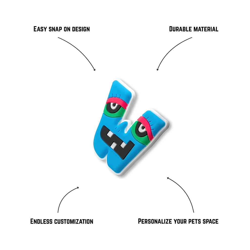 Pet crate accessories light-blue letter W crate charm features benefits callout Crate Charms alphabet snap-on decoration
