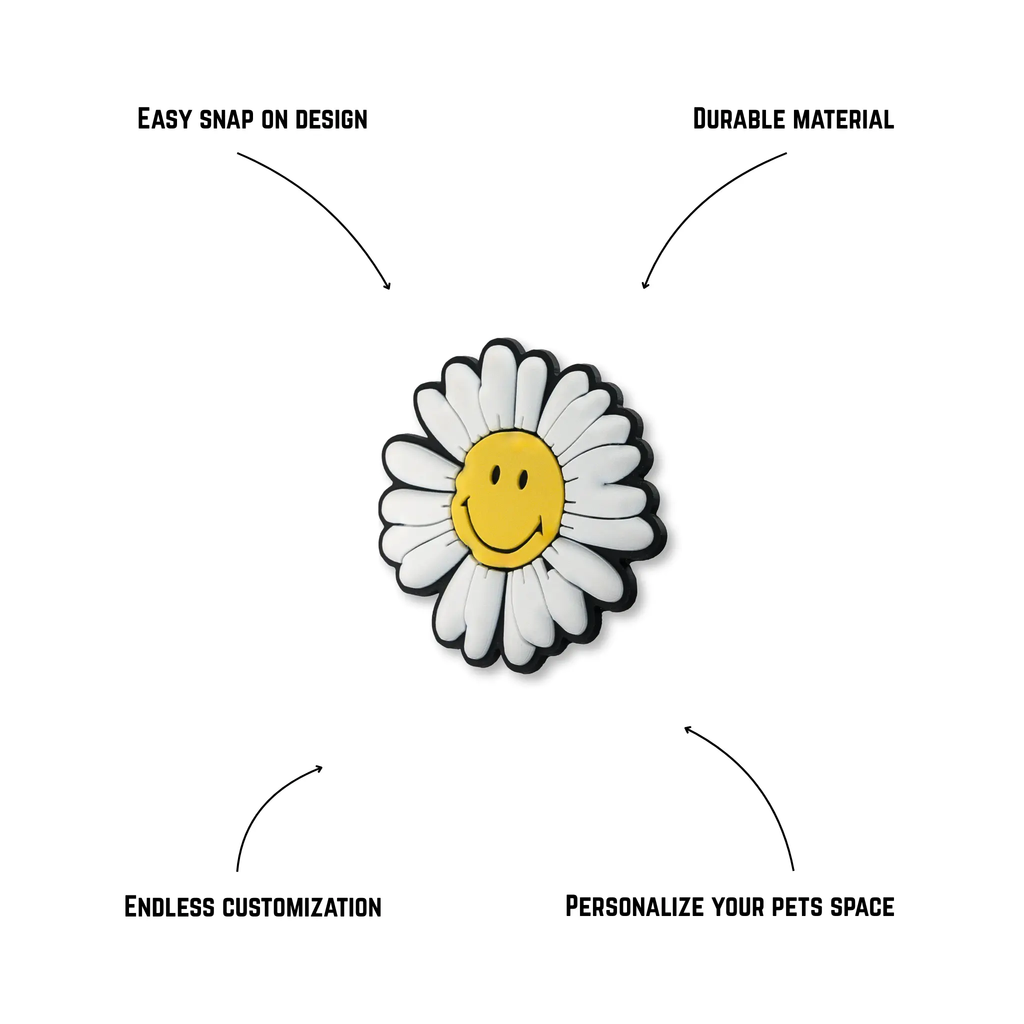 Pet crate accessories white daisy flower  crate charm features benefits callout Crate Charms snap-on decoration